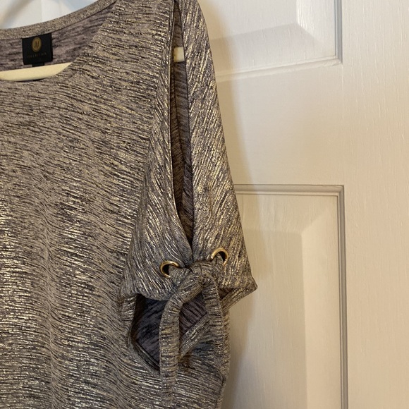 Blouse - shimmer with detailed sleeve - Picture 2 of 4